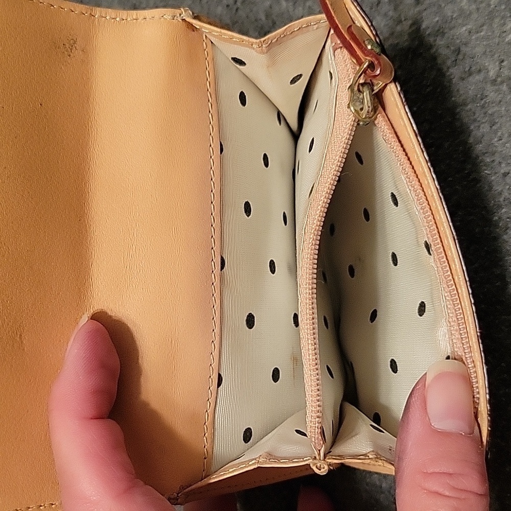 Small Kate Spade wallet snap & zipper closure...sew pictures for condition - Picture 12 of 15